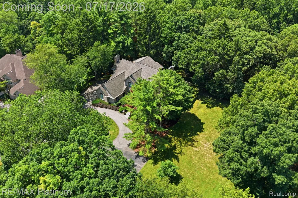 5458 Lake Ridge Drive Genoa Township, MI 48116