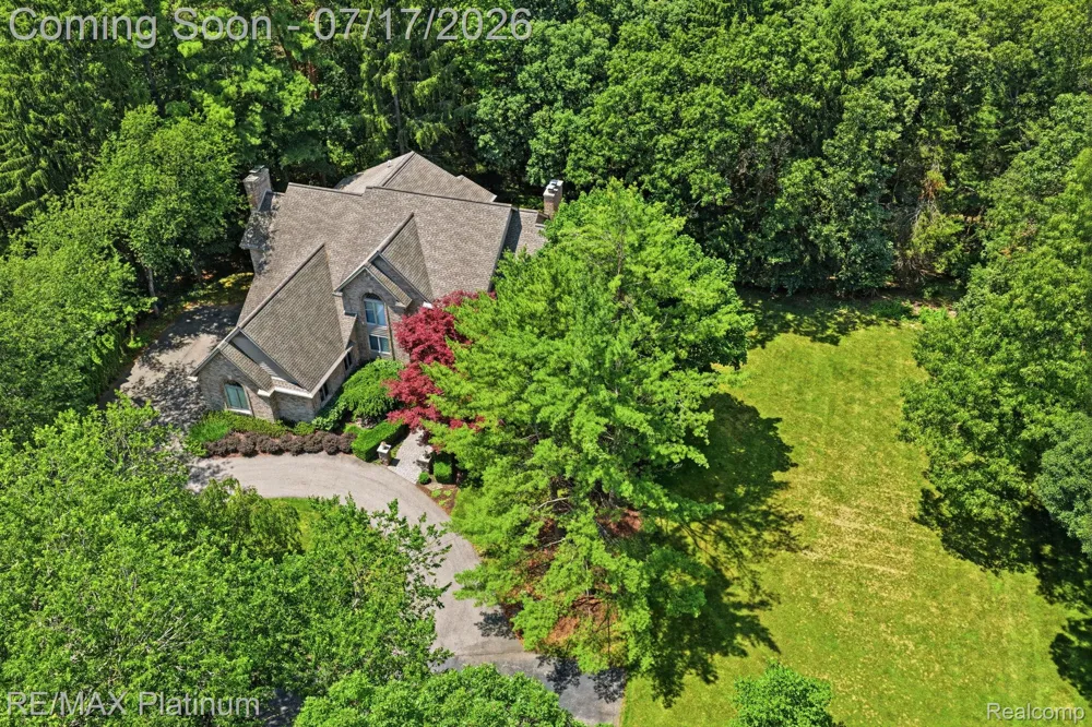 5458 Lake Ridge Drive Genoa Township, MI 48116