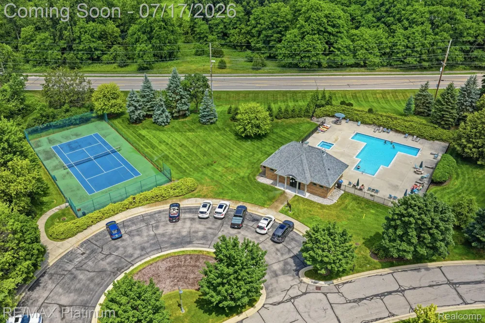 5458 Lake Ridge Drive Genoa Township, MI 48116