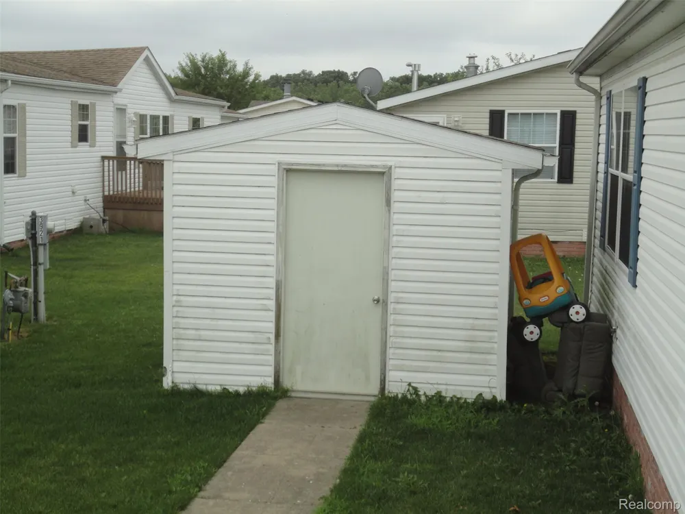 3931 Megans Ridge Raisinville Township, MI 48161