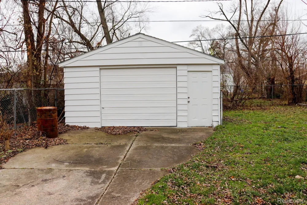 1338 HELEN STREET Inkster City, MI 48141