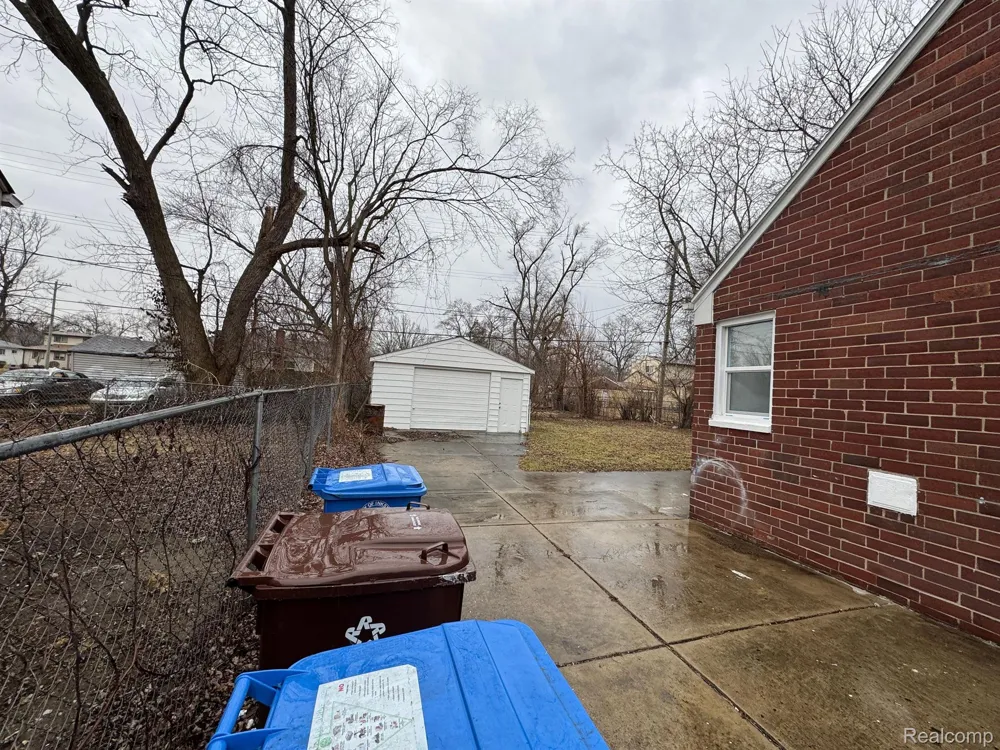 1338 HELEN STREET Inkster City, MI 48141