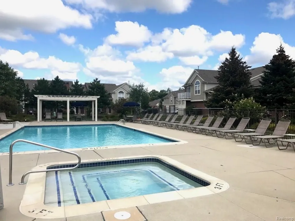 15459 Cornell Drive Clinton Charter Township, MI 48038