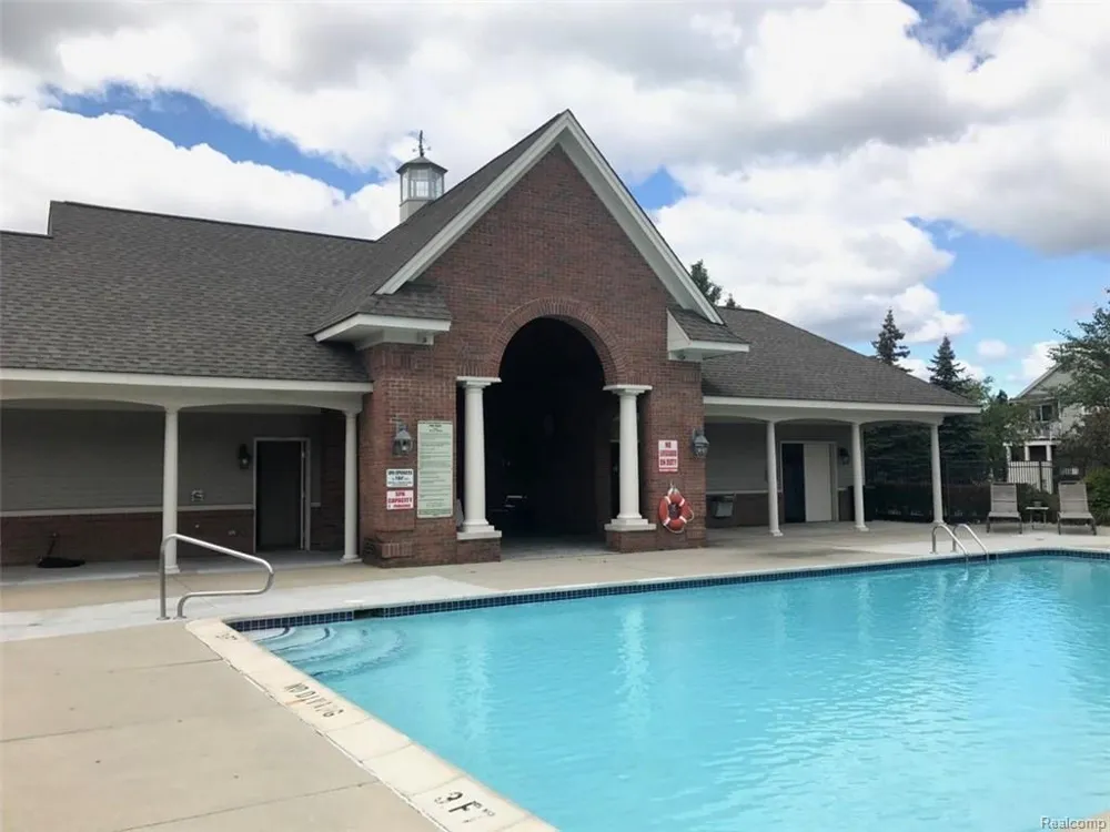 15459 Cornell Drive Clinton Charter Township, MI 48038