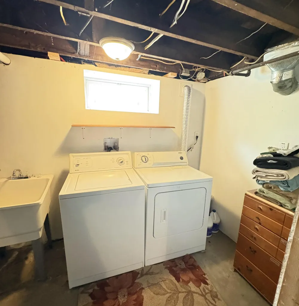 1021 Carl Breeding Way Jackson City, MI 49203