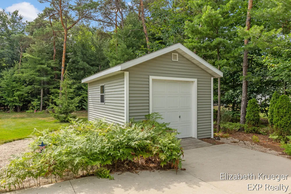5951 S Sheridan Drive Fruitport Charter Township, MI 49444