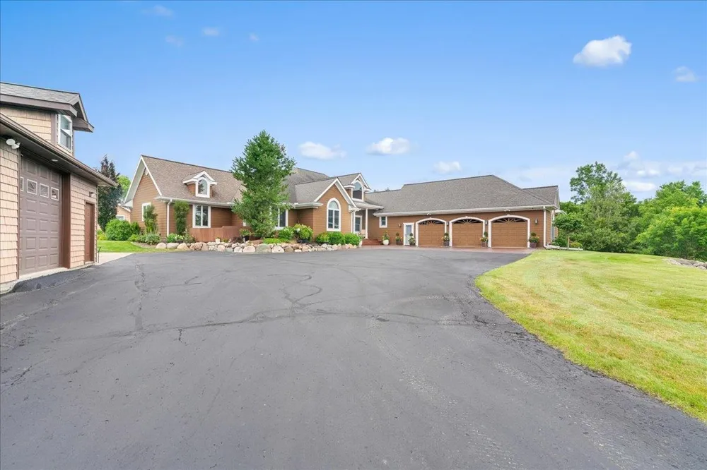 1851 Chipman Road Owosso Charter Township, MI 48867