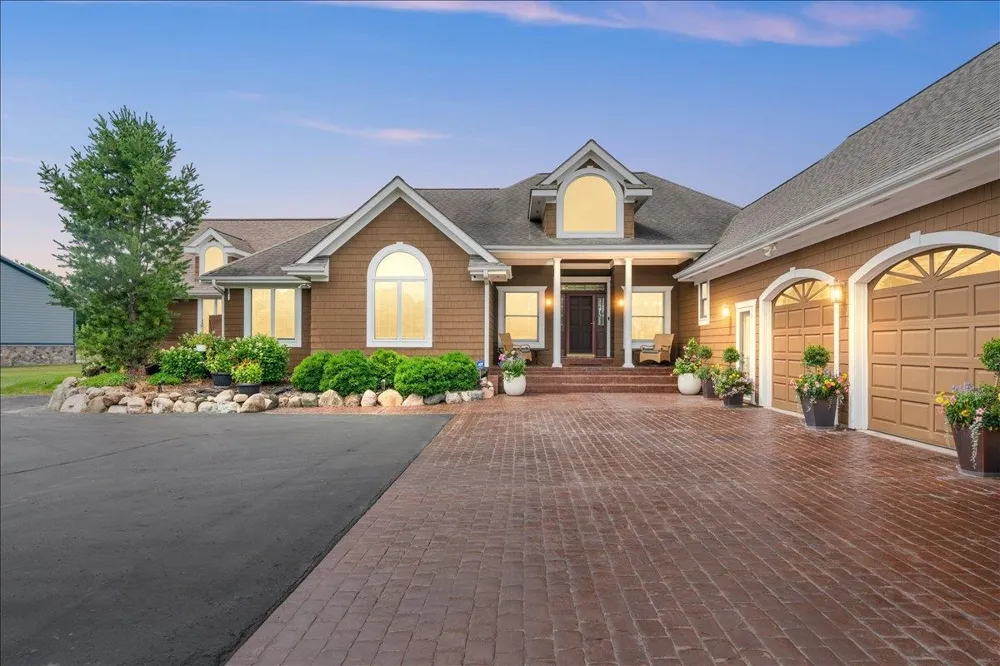 1851 Chipman Road Owosso Charter Township, MI 48867