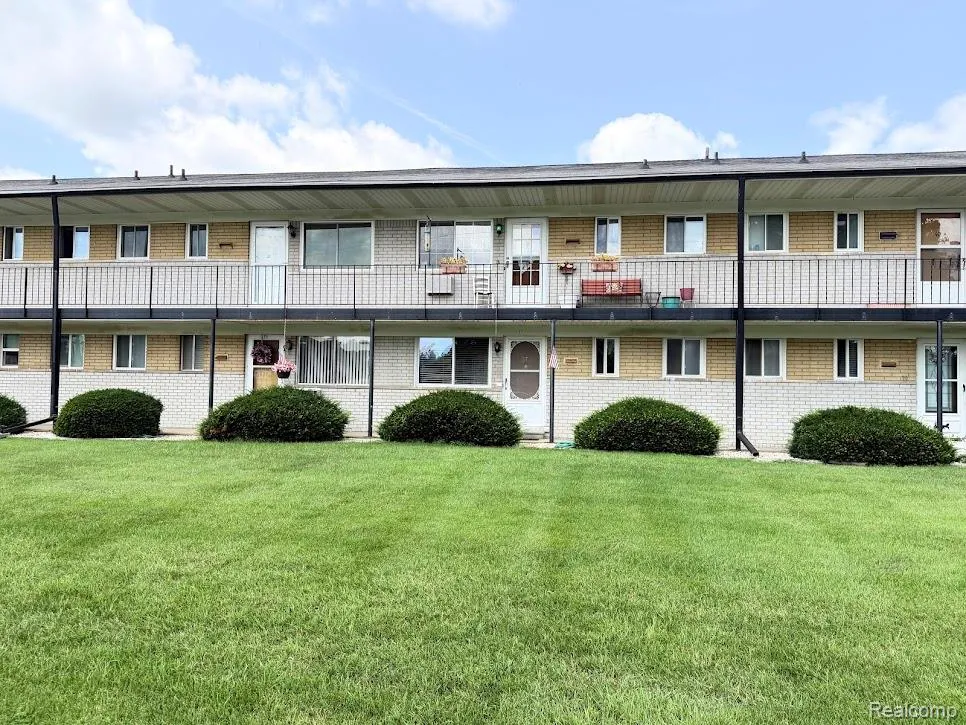 26965 Milford Road #38 Lyon Charter Township, MI 48178