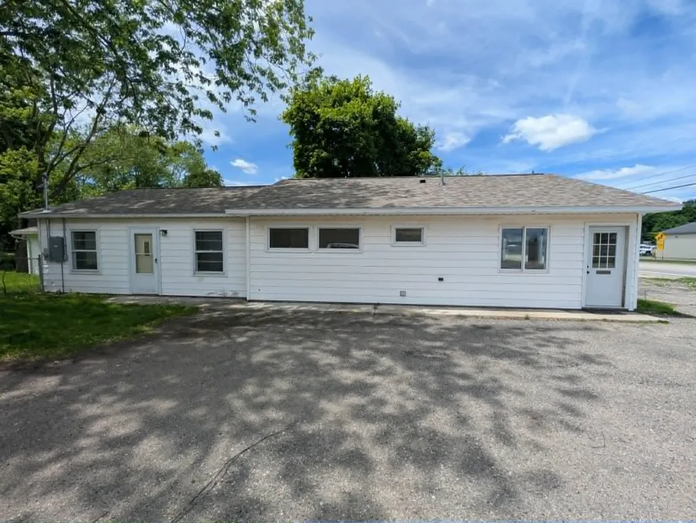 1232 E Superior Street Alma City, MI 48801