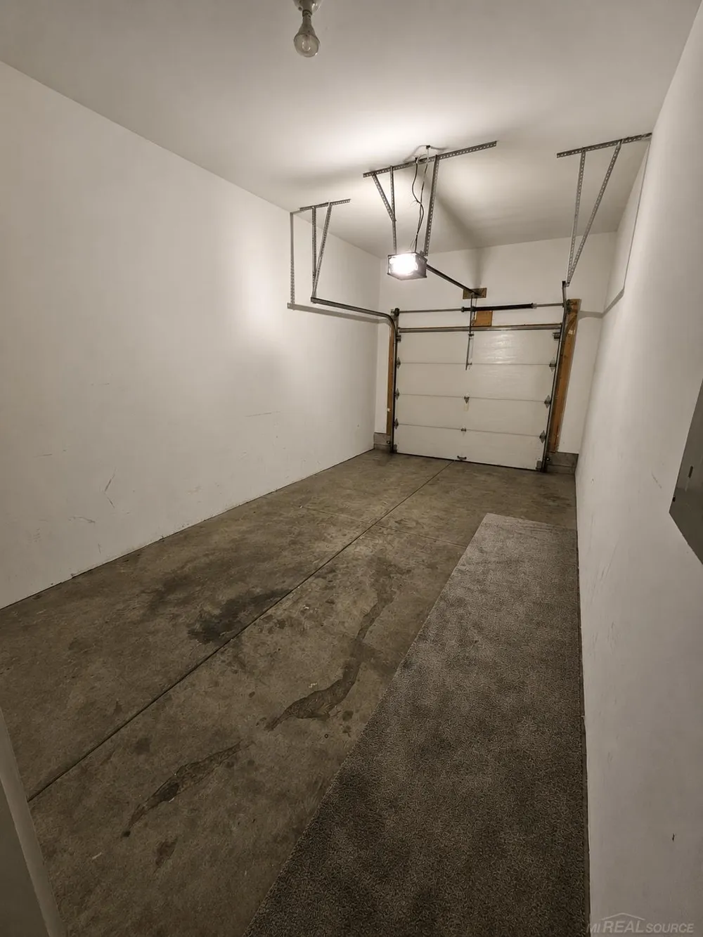66 Clinton Street Mt Clemens City, MI 48043