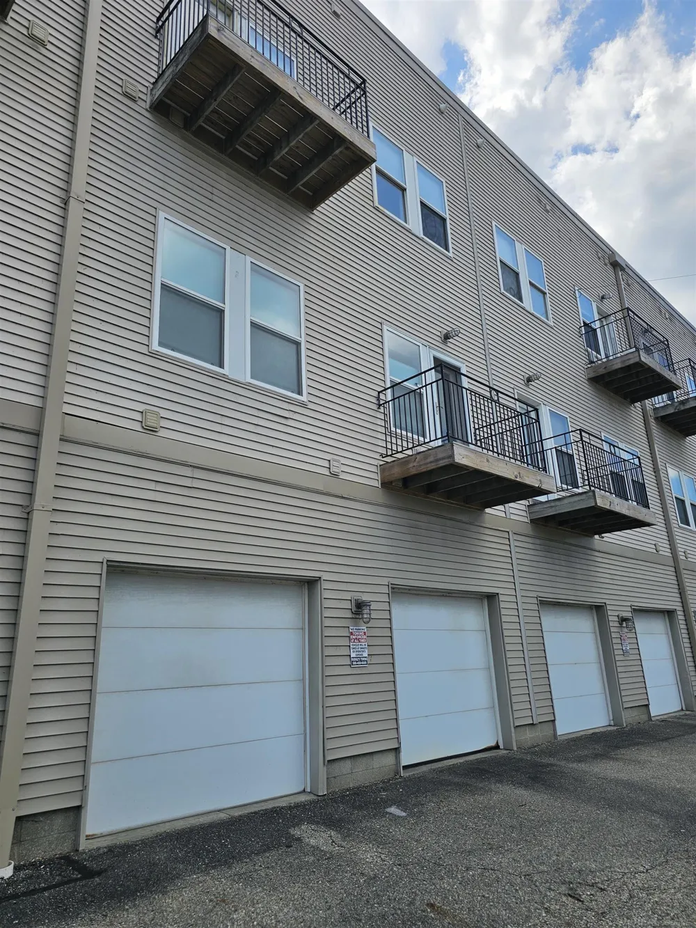 66 Clinton Street Mt Clemens City, MI 48043