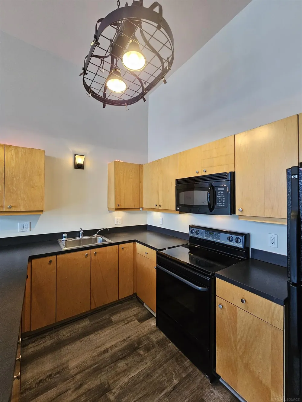 66 Clinton Street Mt Clemens City, MI 48043