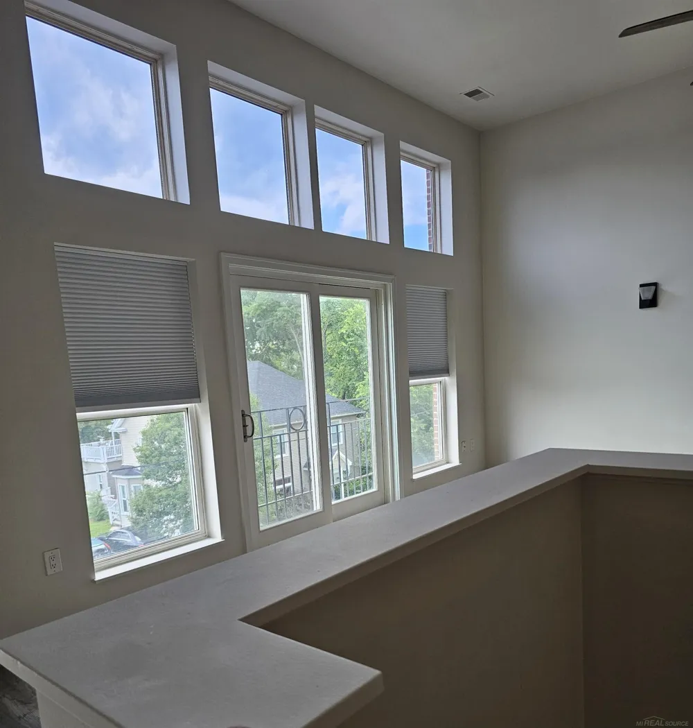 66 Clinton Street Mt Clemens City, MI 48043
