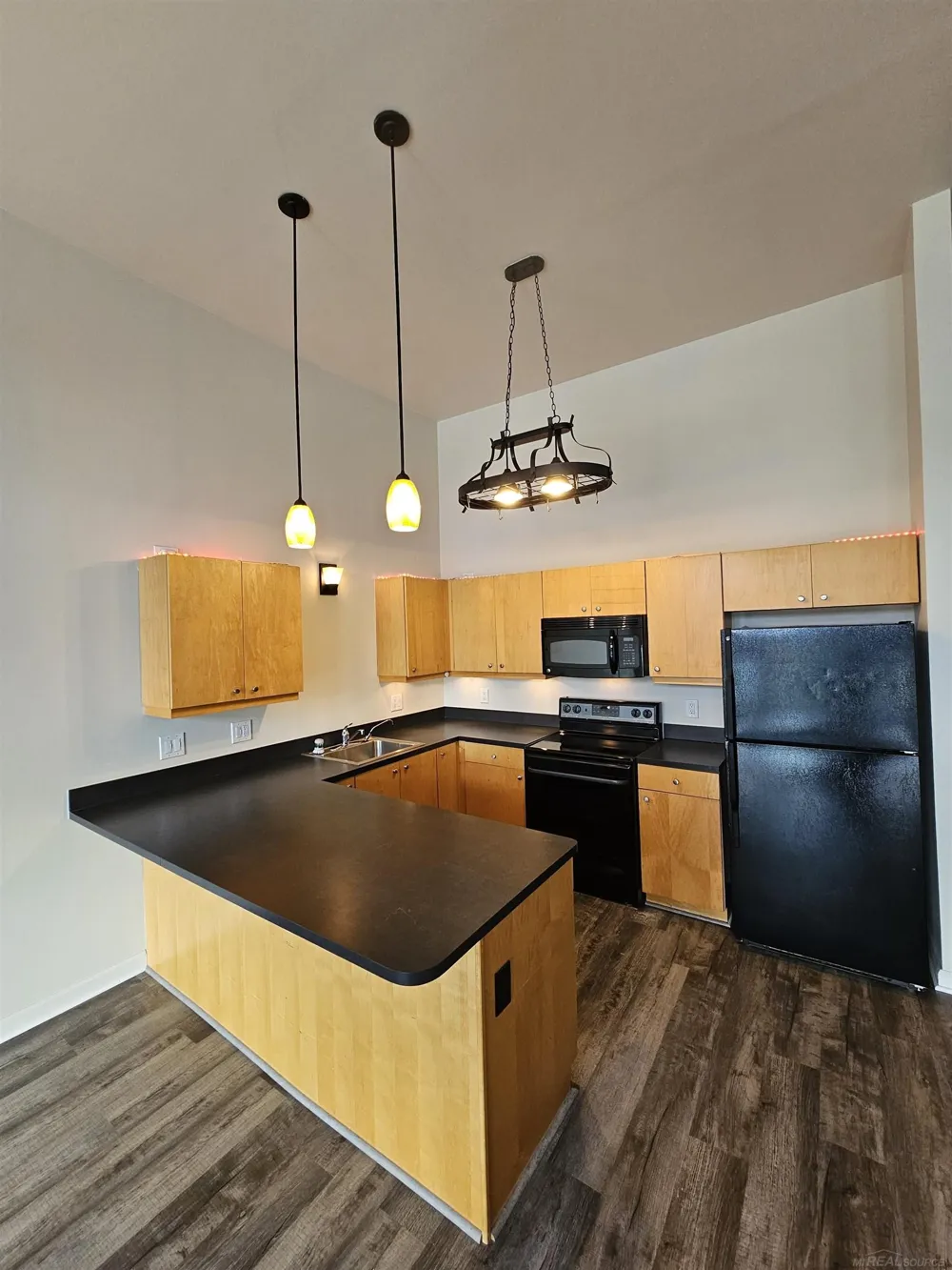 66 Clinton Street Mt Clemens City, MI 48043