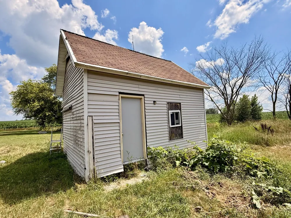 8565 S Mount Hope Road Bloomer Township, MI 48811