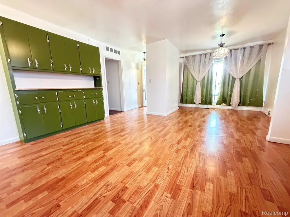 1861 Grange Road Trenton City, MI 48183