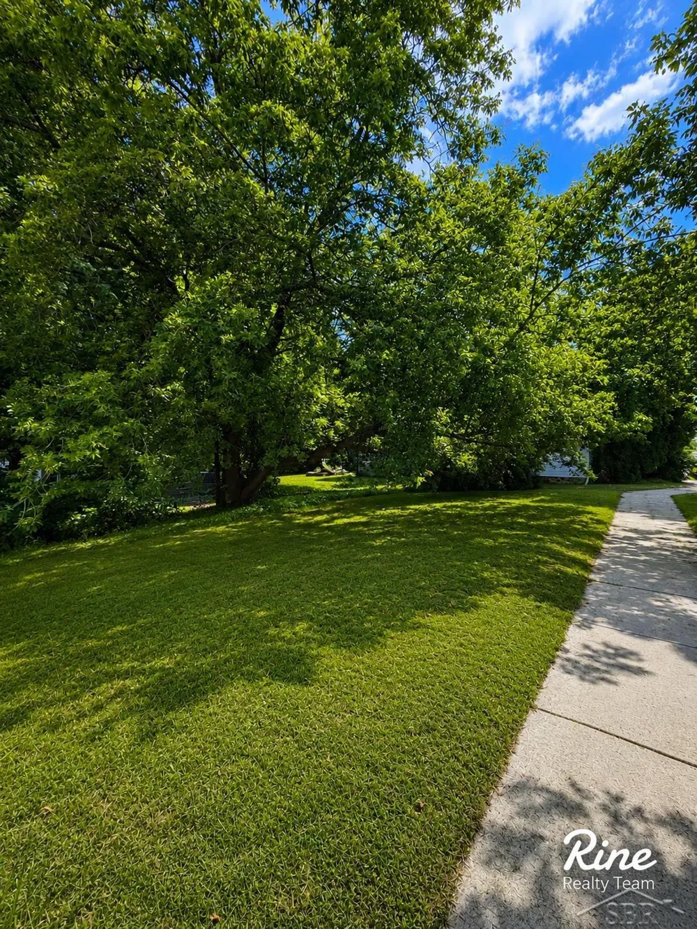 42 W Main Street Mayville Village, MI 48744