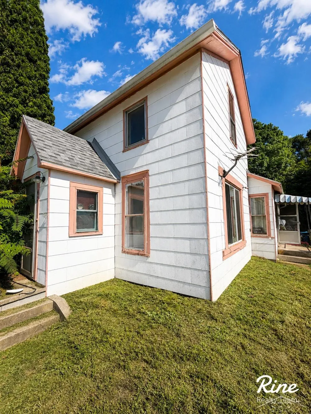 42 W Main Street Mayville Village, MI 48744