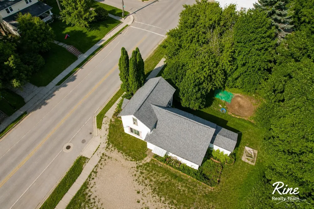 42 W Main Street Mayville Village, MI 48744
