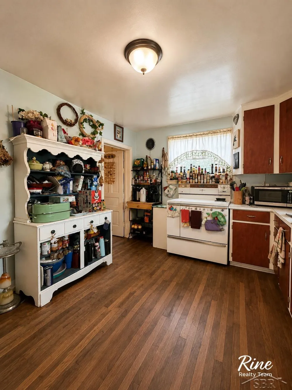 42 W Main Street Mayville Village, MI 48744