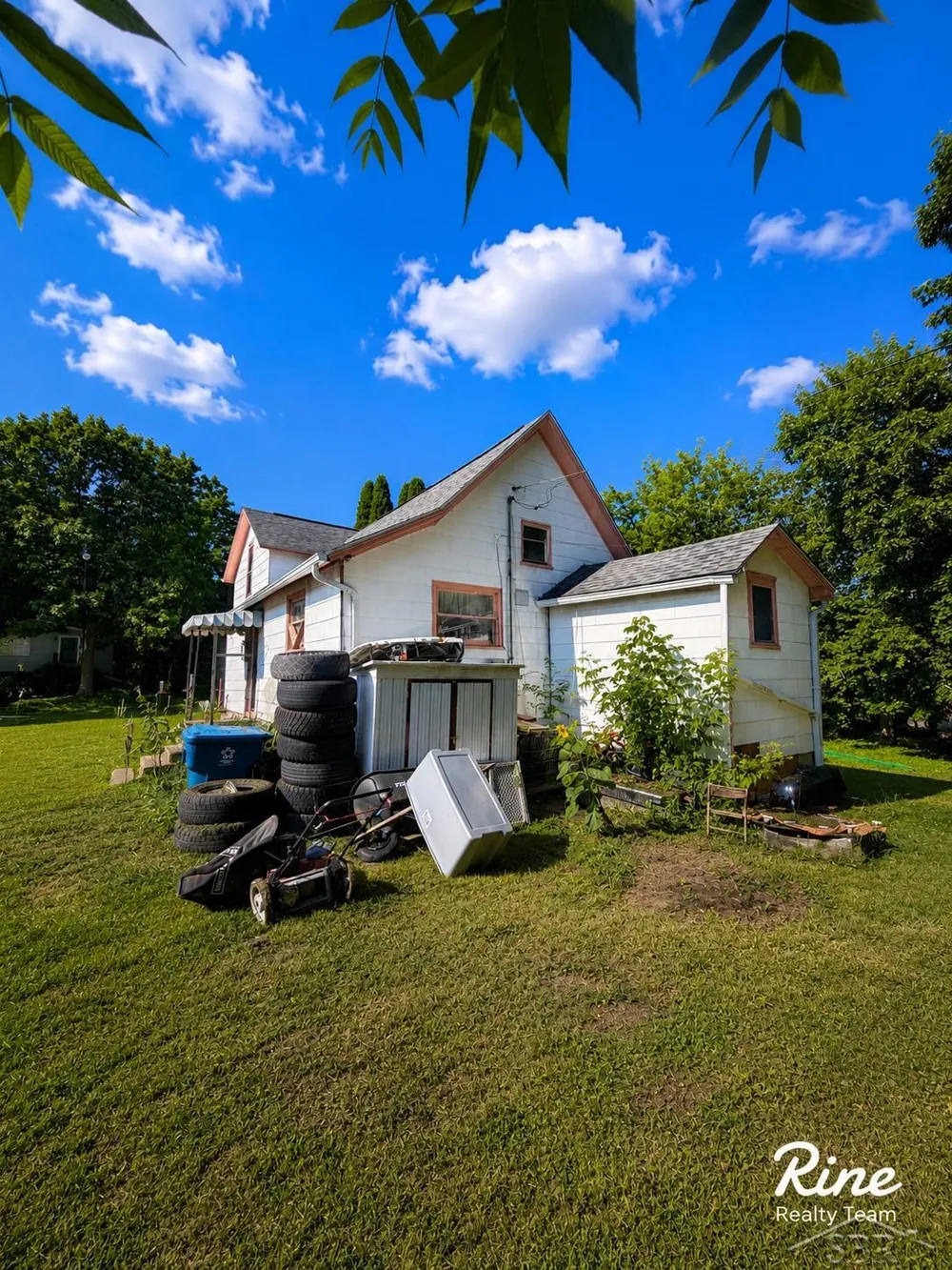 42 W Main Street Mayville Village, MI 48744