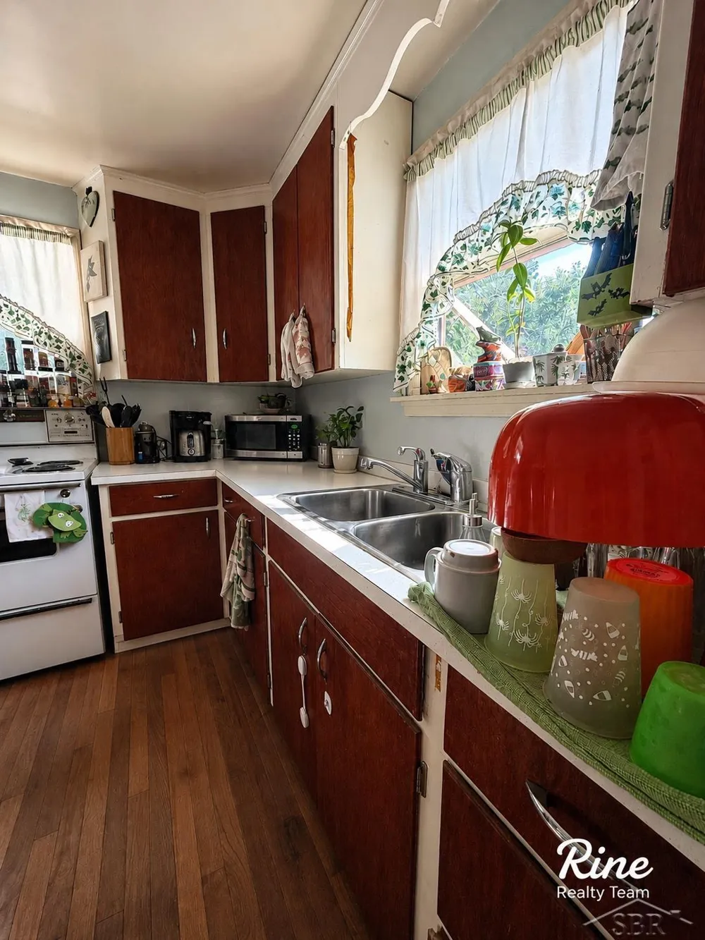 42 W Main Street Mayville Village, MI 48744