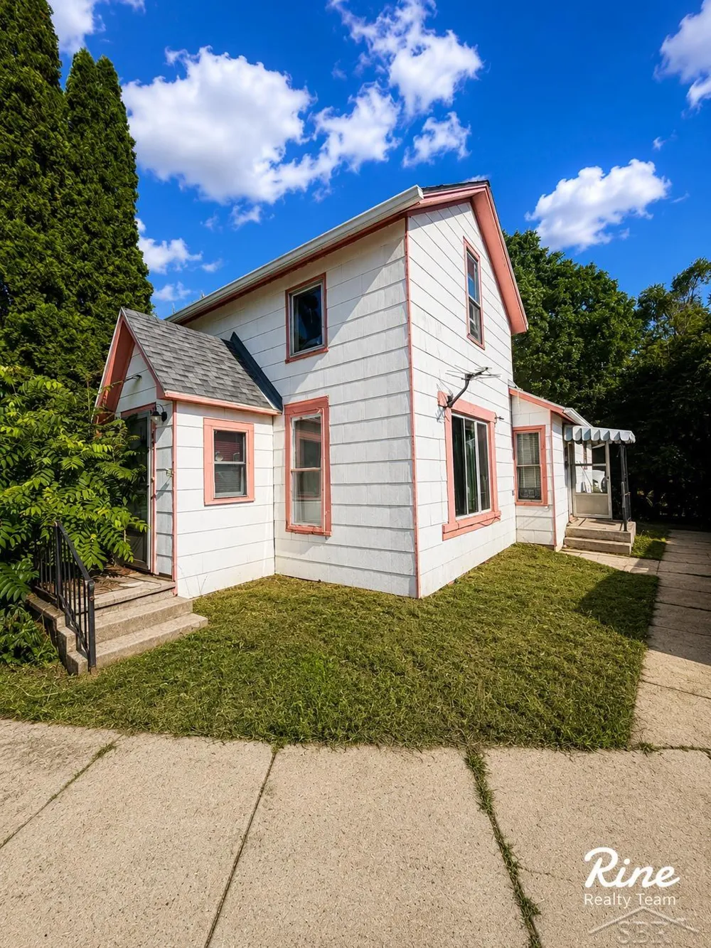 42 W Main Street Mayville Village, MI 48744