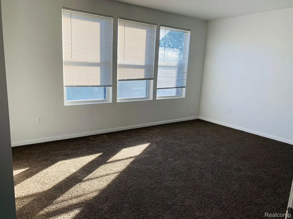 44525 Gwinnett Loop Novi City, MI 48377