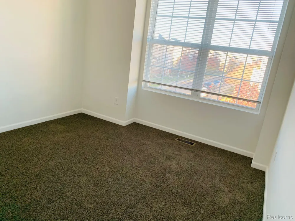 44525 Gwinnett Loop Novi City, MI 48377