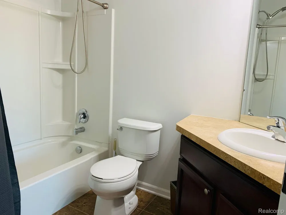 44525 Gwinnett Loop Novi City, MI 48377