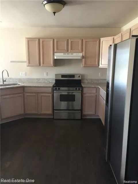 21716 LYON TRAIL