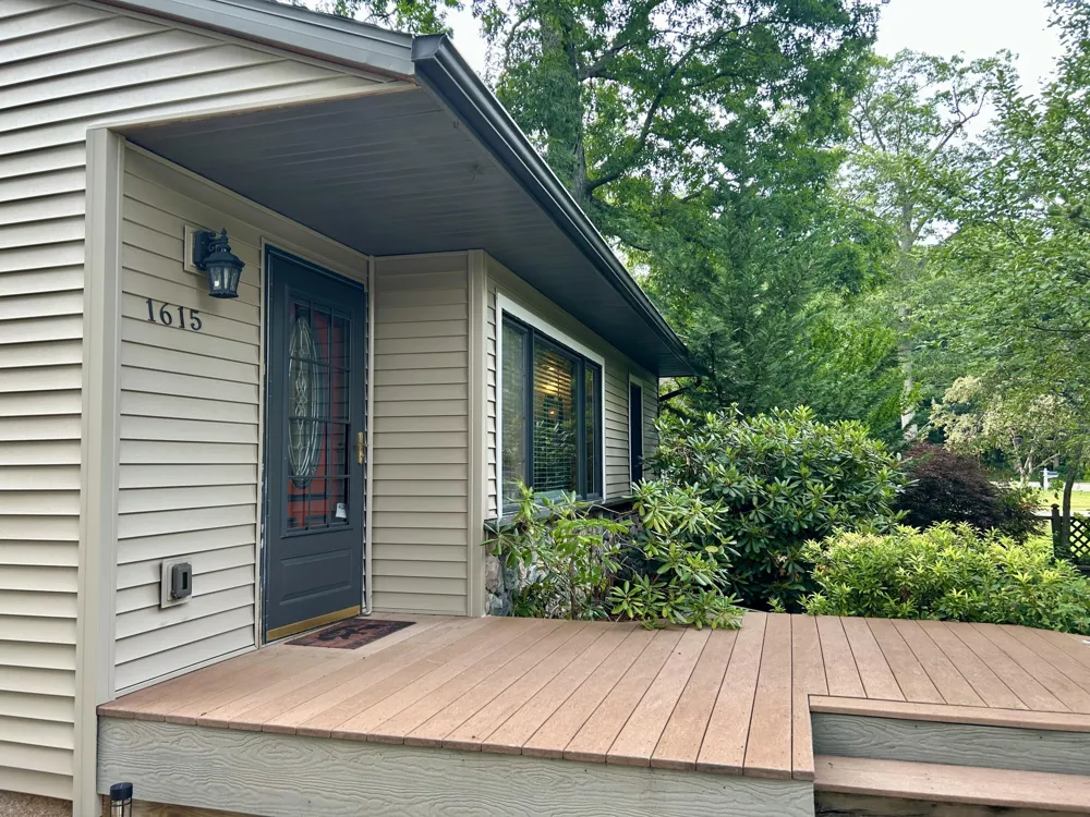 1615 Havenga Street Laketon Township, MI 49445