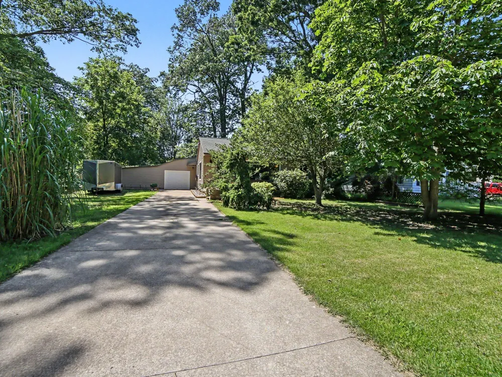 1615 Havenga Street Laketon Township, MI 49445