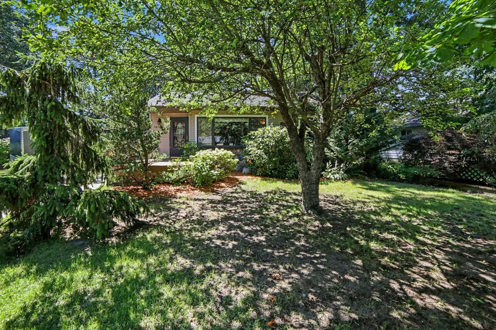 1615 Havenga Street Laketon Township, MI 49445