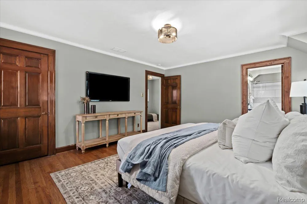 312 MCKINLEY AVENUE Grosse Pointe Farms City, MI 48236