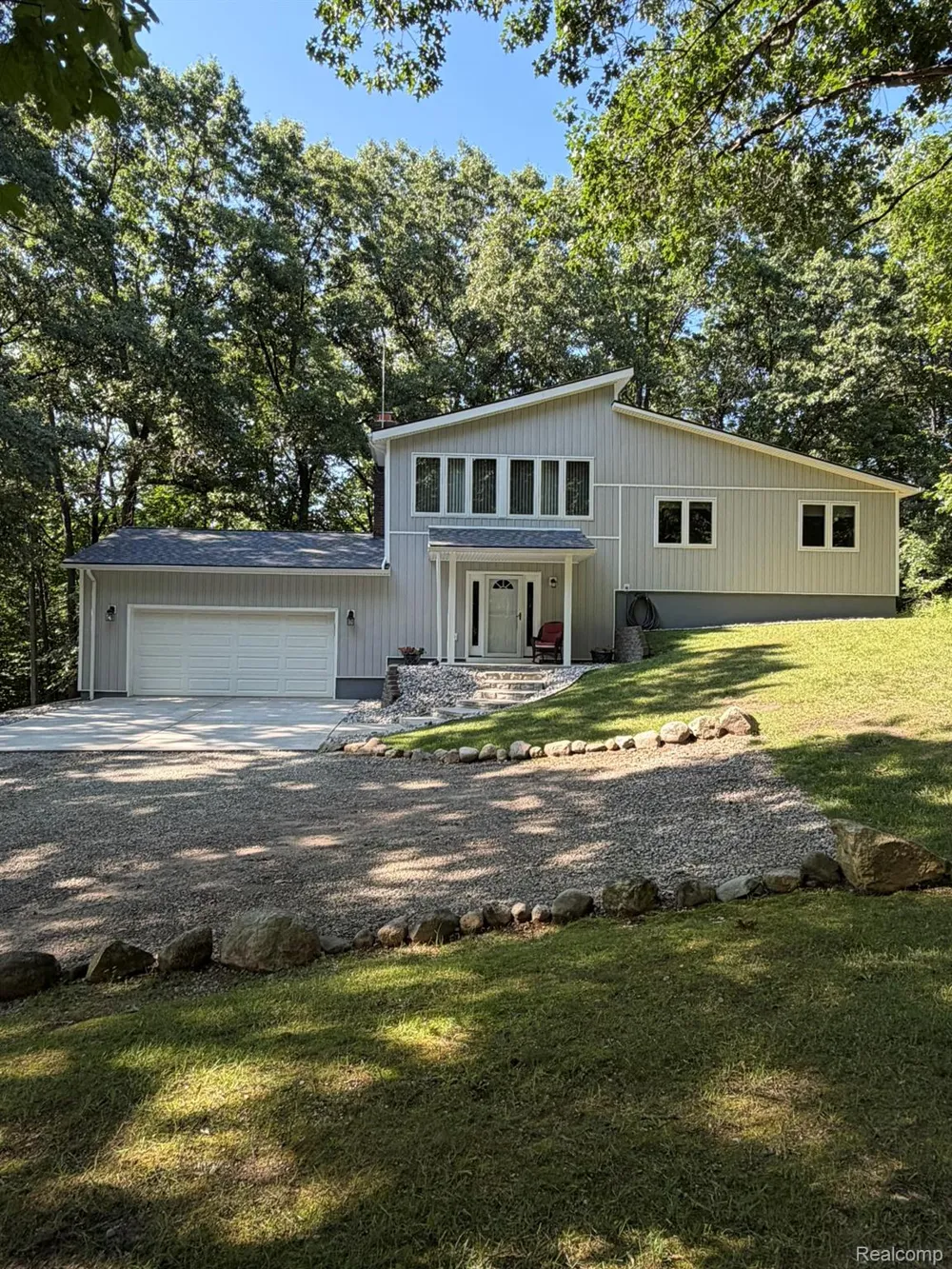 825 Rowlinson Lane Ortonville Village, MI 48462