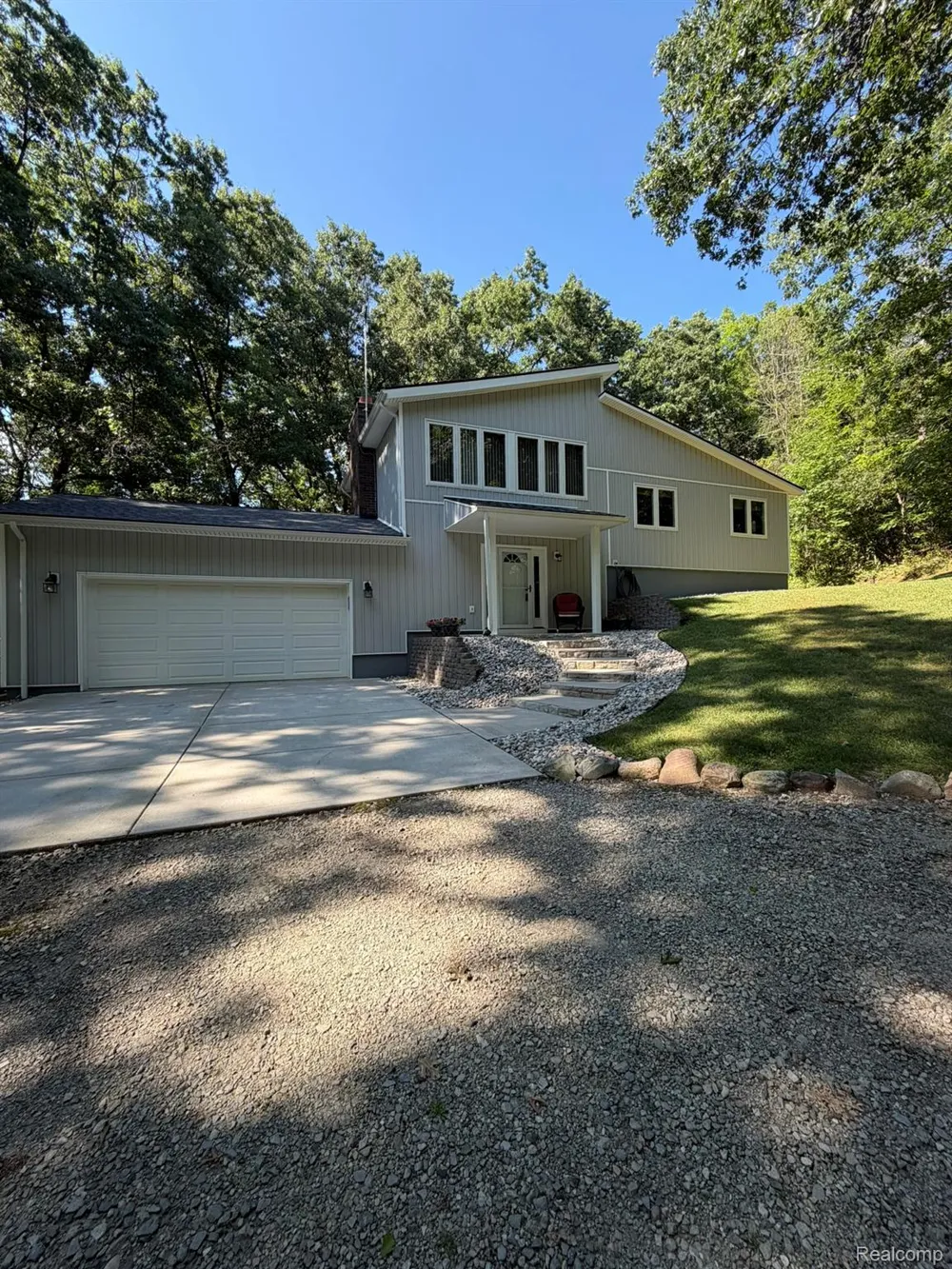 825 Rowlinson Lane Ortonville Village, MI 48462