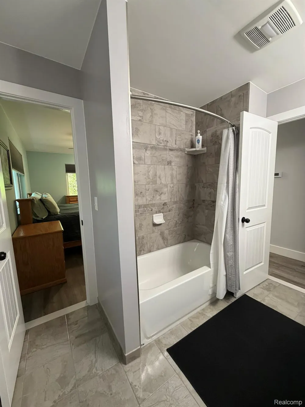 825 Rowlinson Lane Ortonville Village, MI 48462