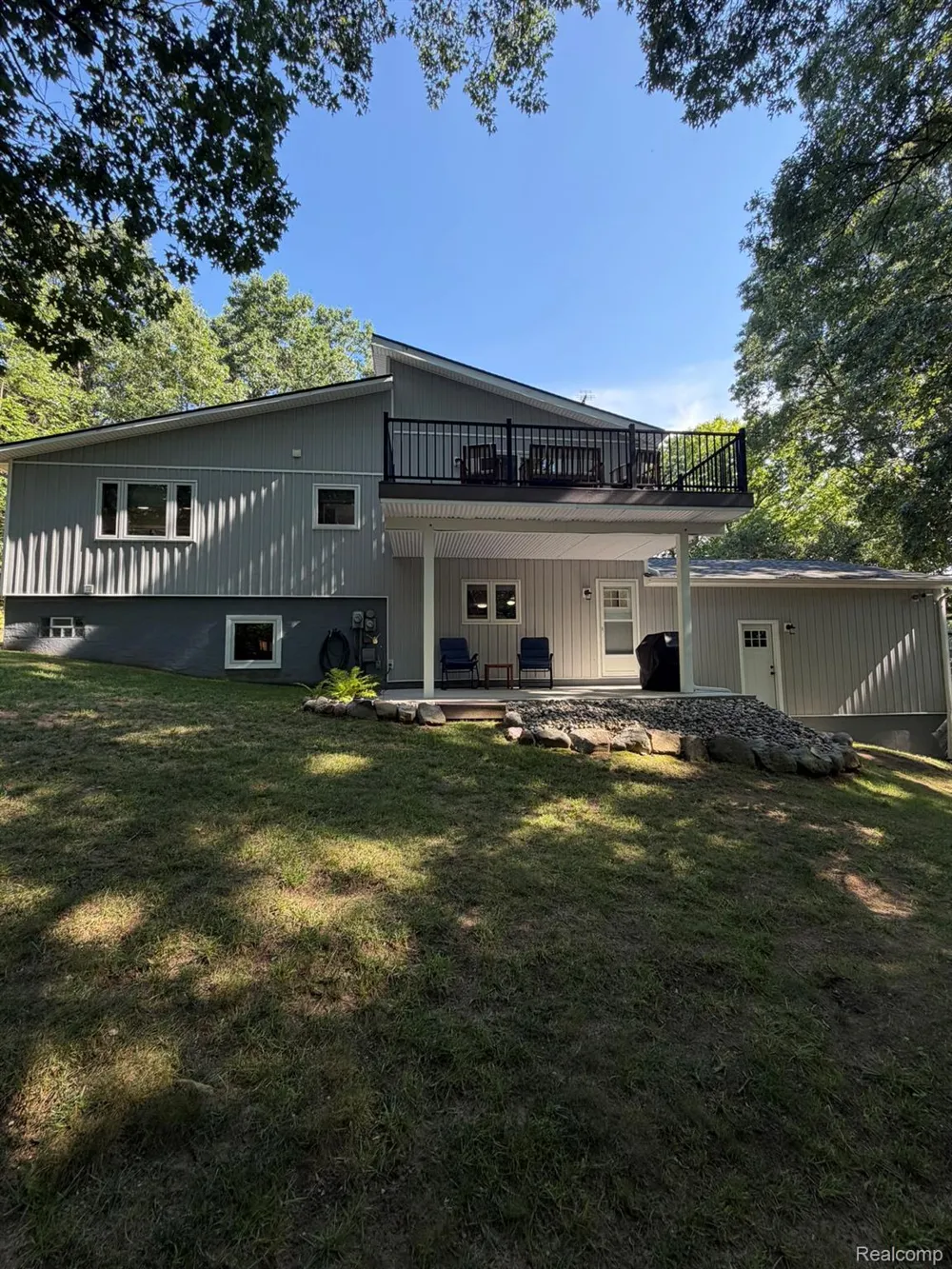 825 Rowlinson Lane Ortonville Village, MI 48462