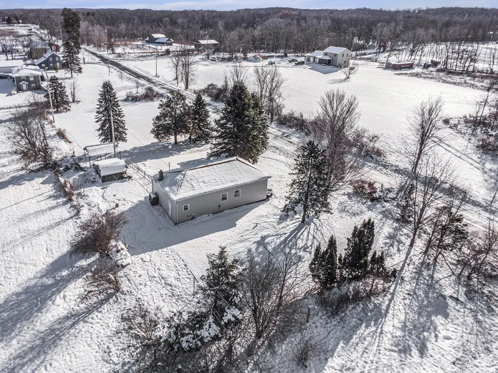 19647 L DRIVE Lee Township, MI 49068