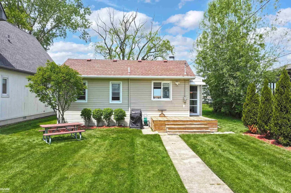 7054 Middle Channel Lane Clay Township, MI 48028