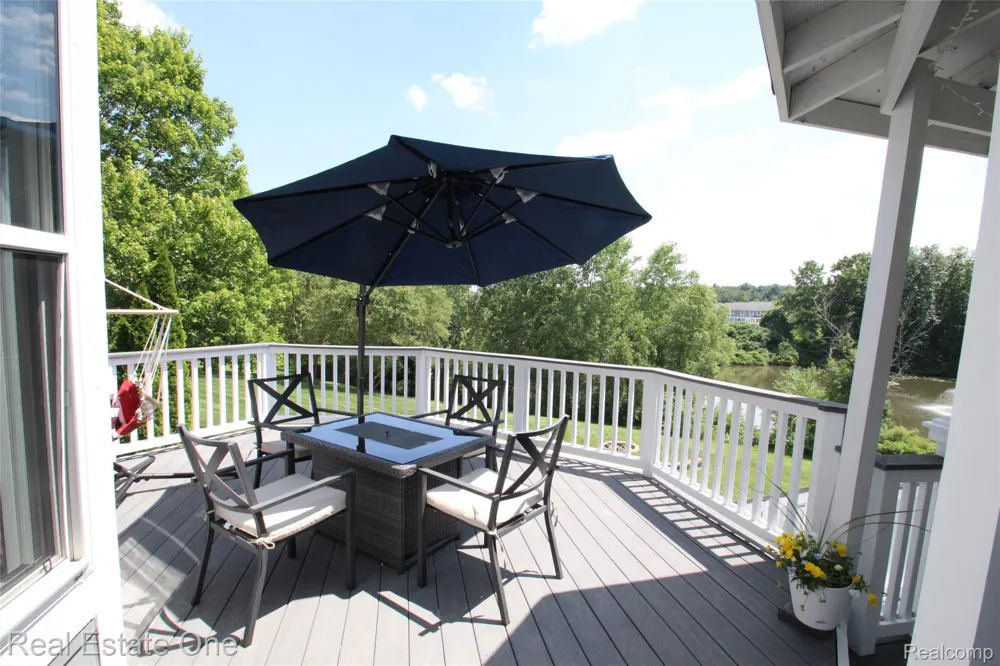 1809 Cheshire Lane Commerce Charter Township, MI 48382