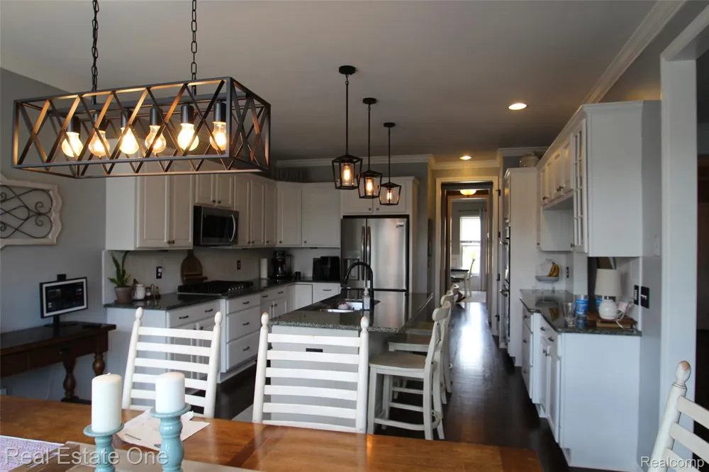 1809 Cheshire Lane Commerce Charter Township, MI 48382