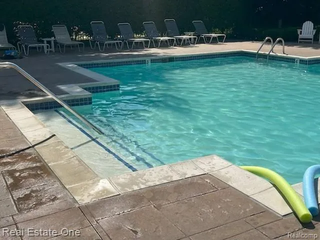 1809 Cheshire Lane Commerce Charter Township, MI 48382