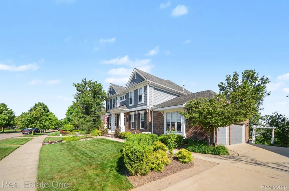 1809 Cheshire Lane Commerce Charter Township, MI 48382