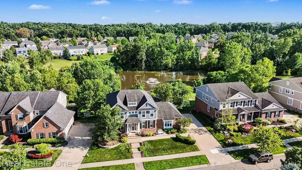1809 Cheshire Lane Commerce Charter Township, MI 48382