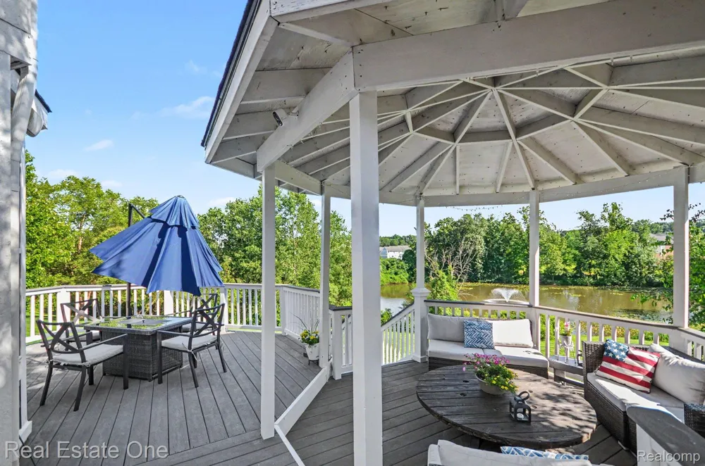1809 Cheshire Lane Commerce Charter Township, MI 48382