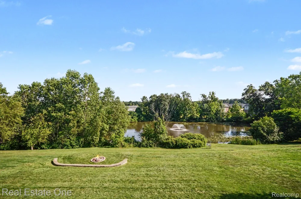 1809 Cheshire Lane Commerce Charter Township, MI 48382
