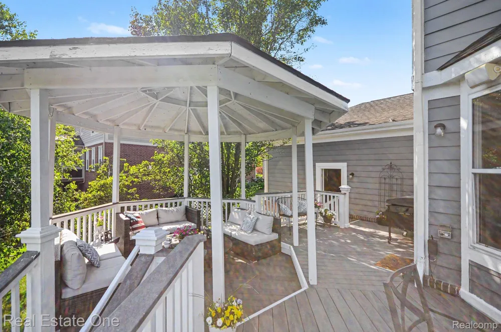 1809 Cheshire Lane Commerce Charter Township, MI 48382